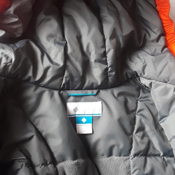 SIZE L. COLUMBIA hooded puffer jacket. - Picture 7 of 8